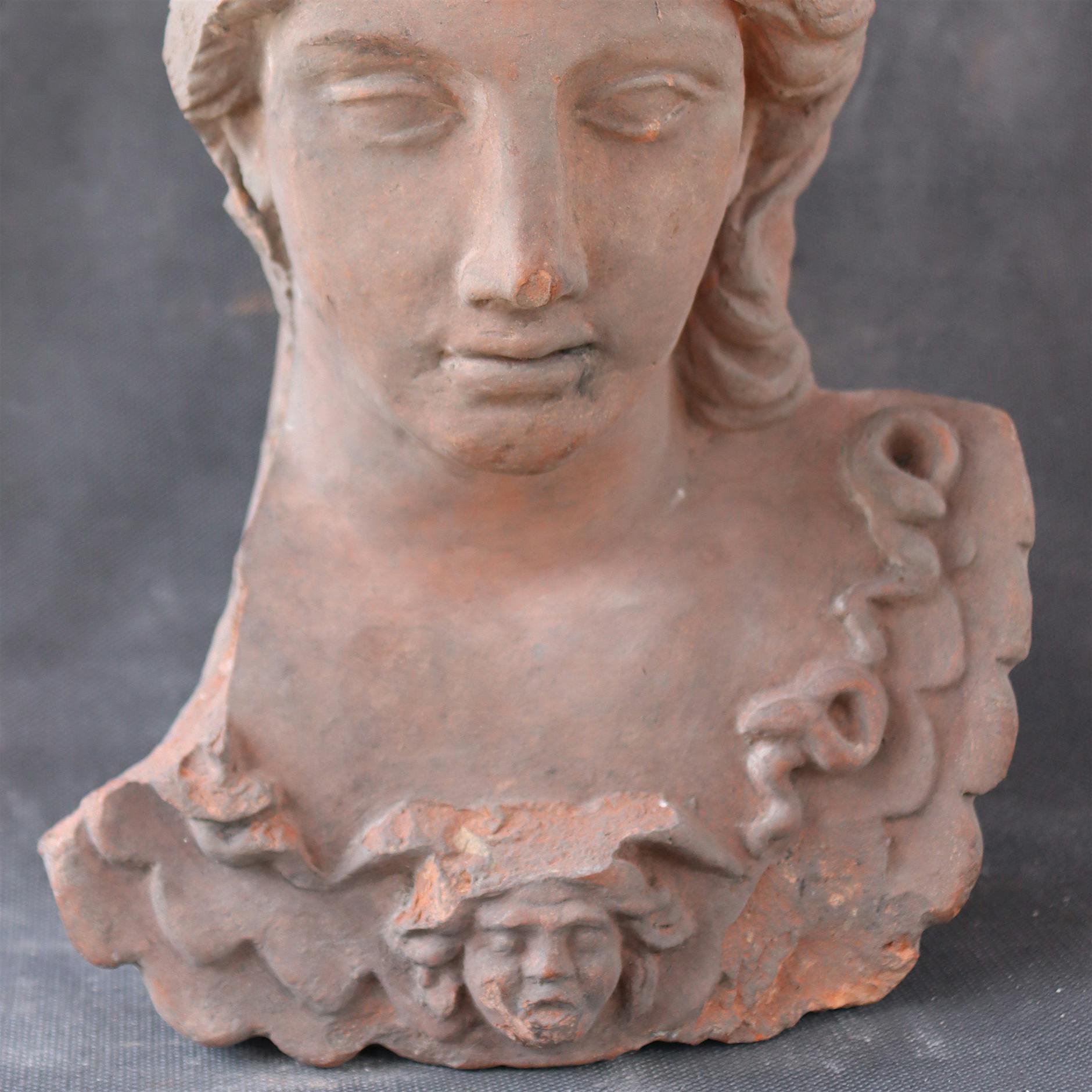 Berliner Athene aus dem Untergrund