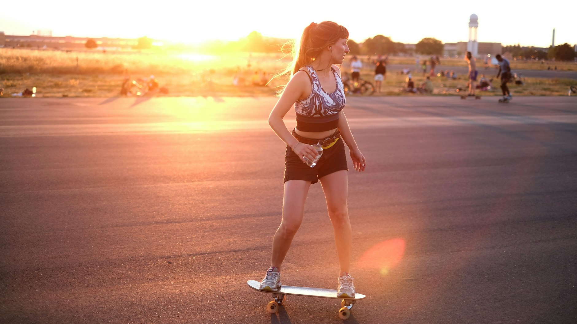 Skaterin auf dem Tempelhofer Feld – endlich Sommer!<br>