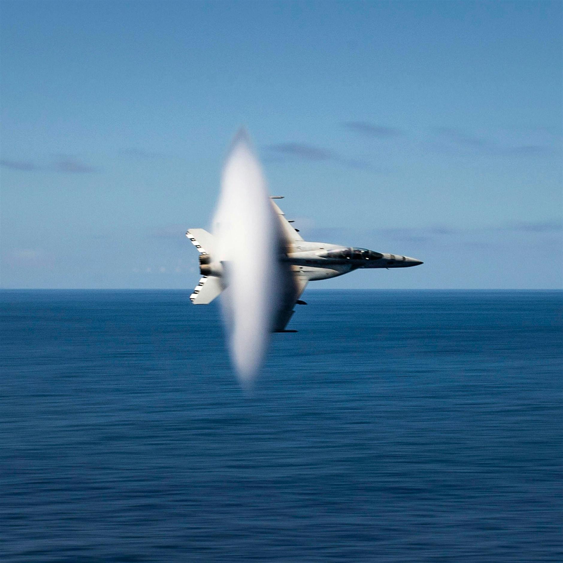 Ufos über dem Atlantik? „Sie sind da draußen“