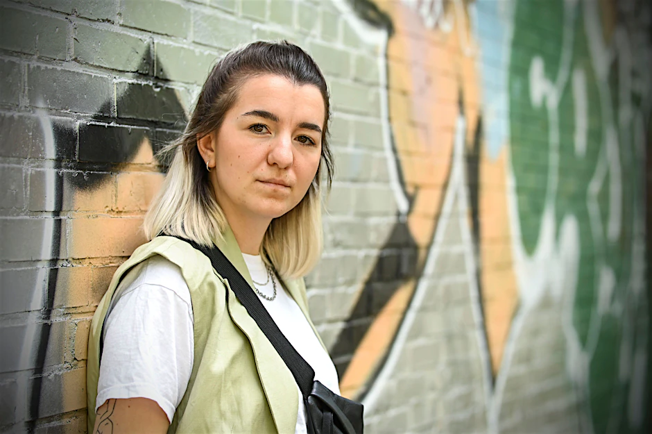 Maria Popov ist Moderatorin bei queerfeministischen Formaten. Die Hasskommentare liest sie nicht mehr.