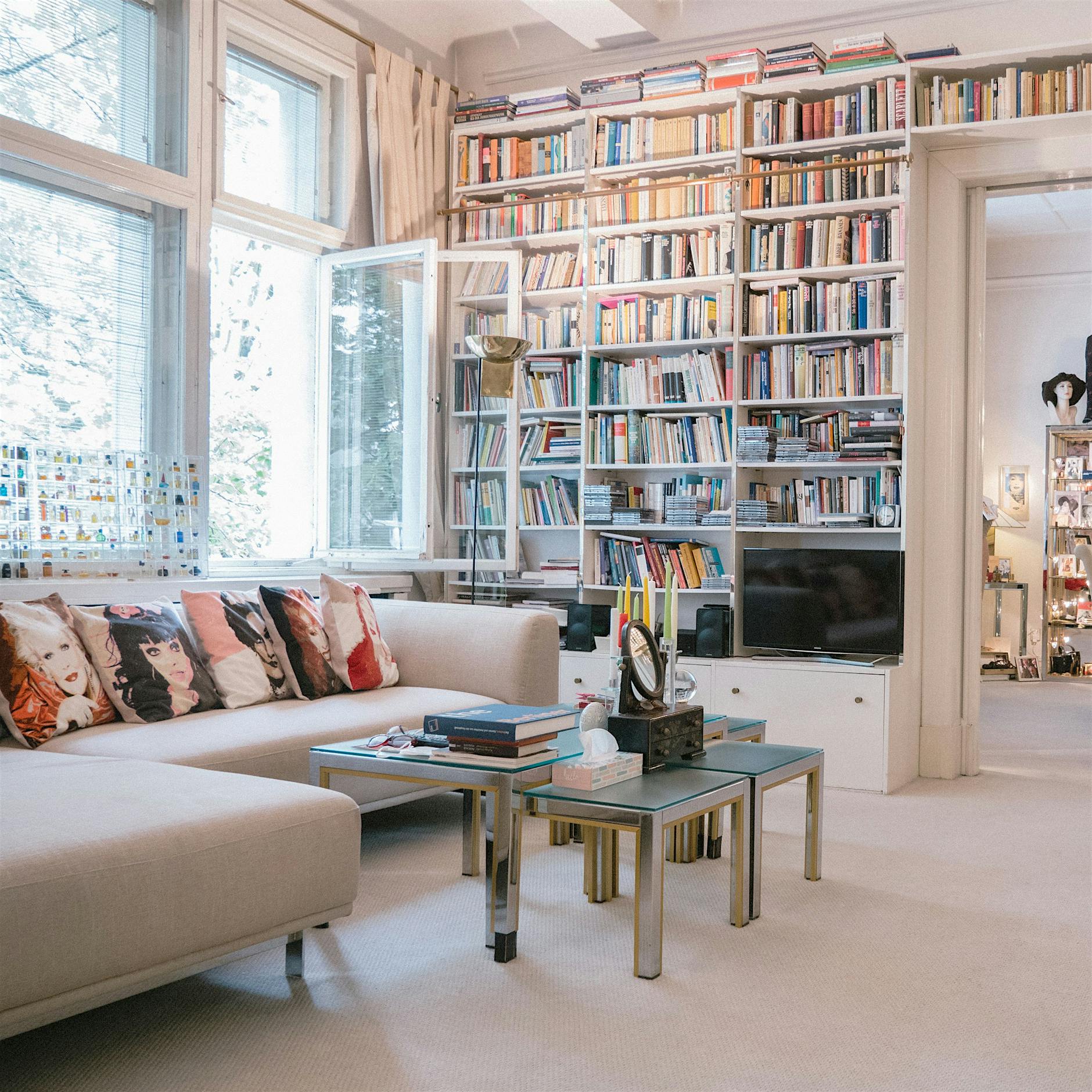 Image - Lippenstiftmuseum in Wilmersdorf: Zum Knutschen