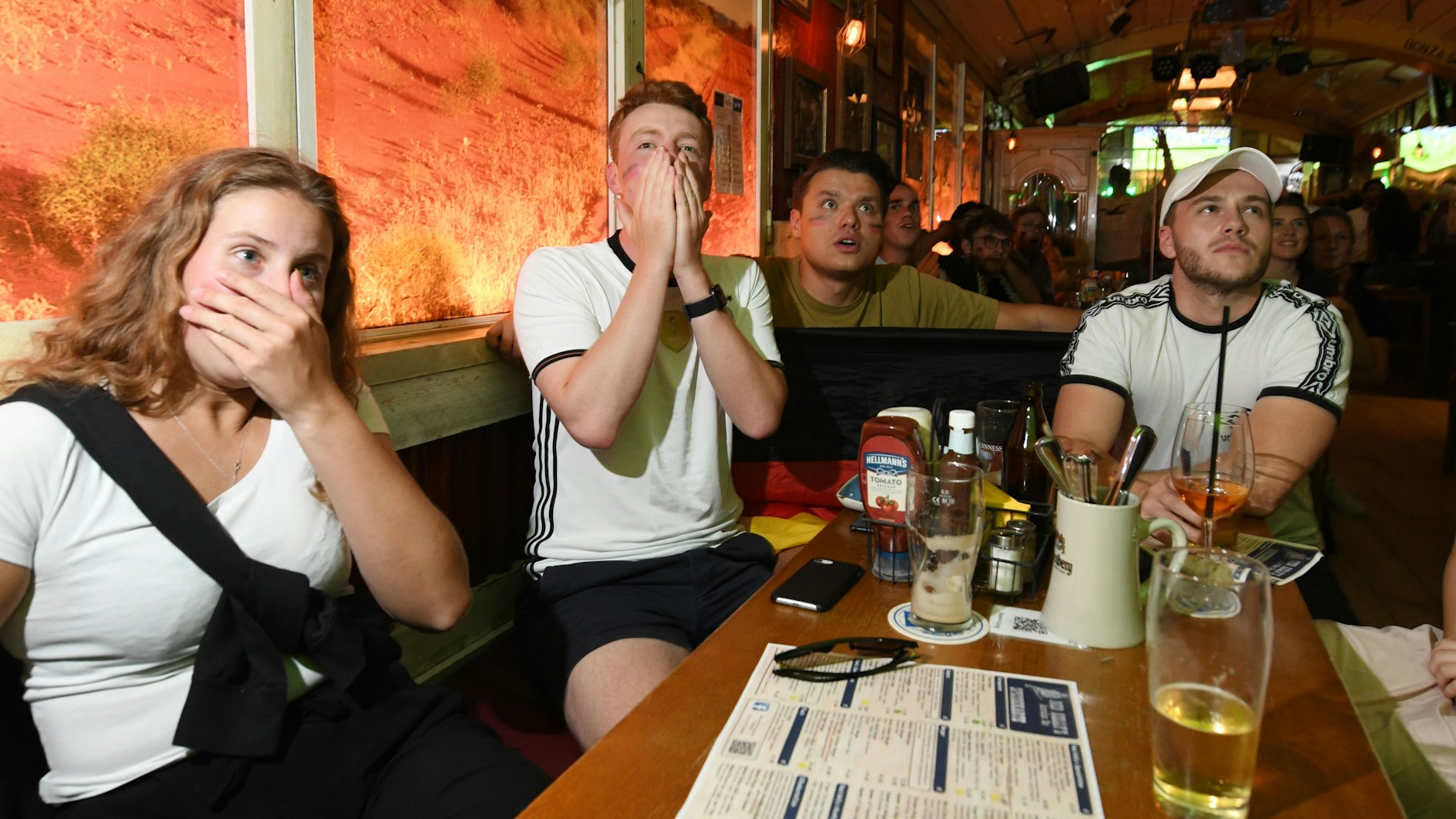 Fußballschauen kann ans Herz gehen, sind sich Kardiologen sicher.