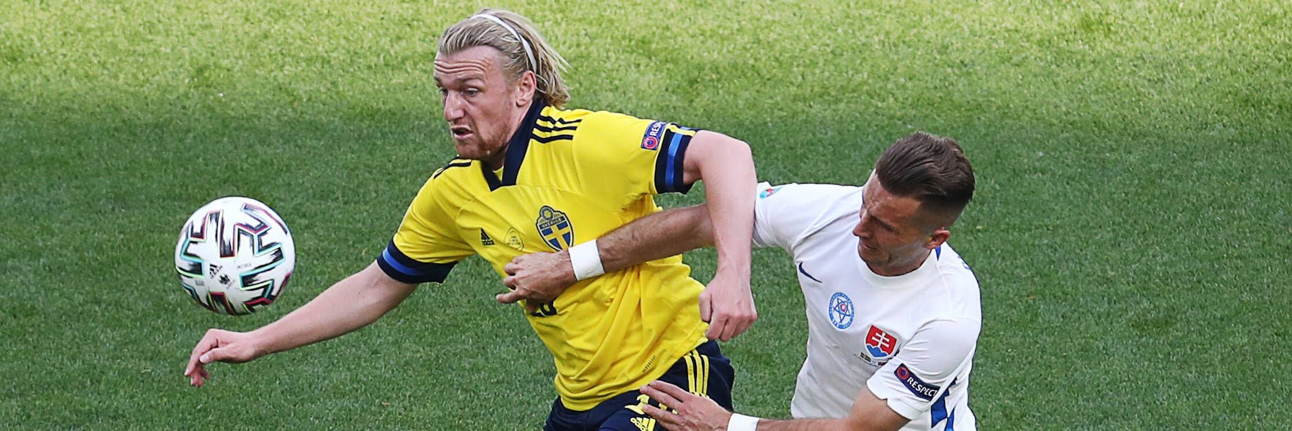 Leipzigs Emil Forsberg und Herthas Peter Pekarik im Duell. Schweden siegte am Ende dank Forsberg 1:0 gegen die Slowakei. 