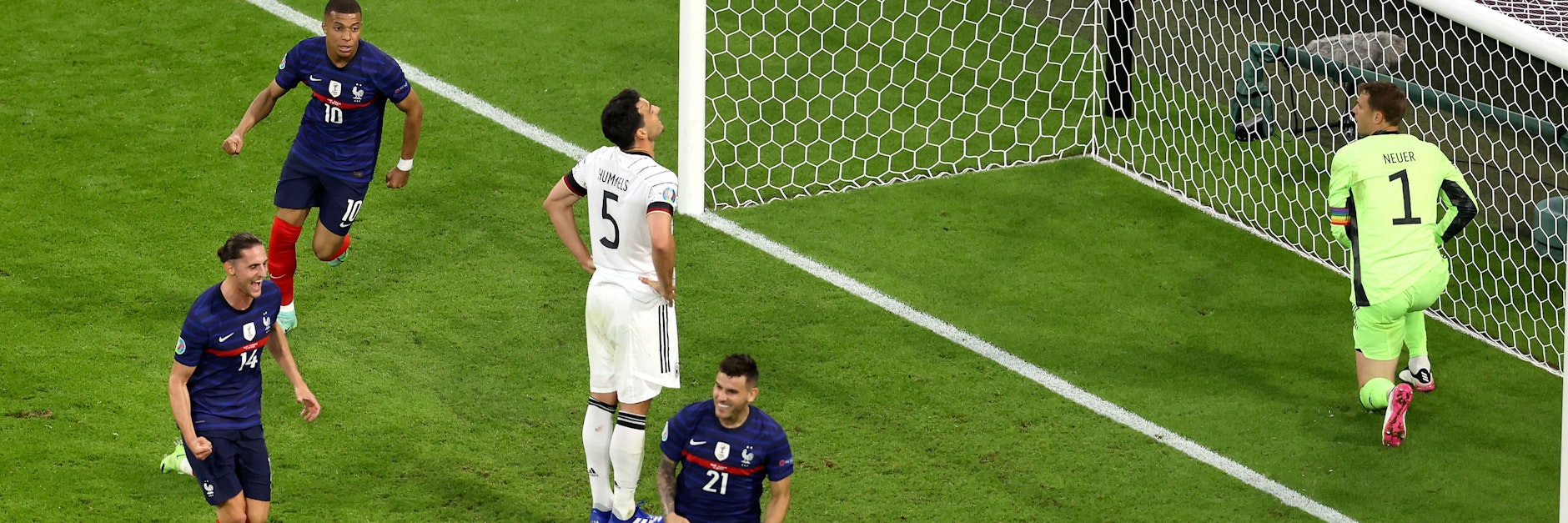 Auch das noch: DFB-Verteidiger Mats Hummels offenbarte, dass sein Sohn über sein Eigentor gegen Frankreich jubelte.