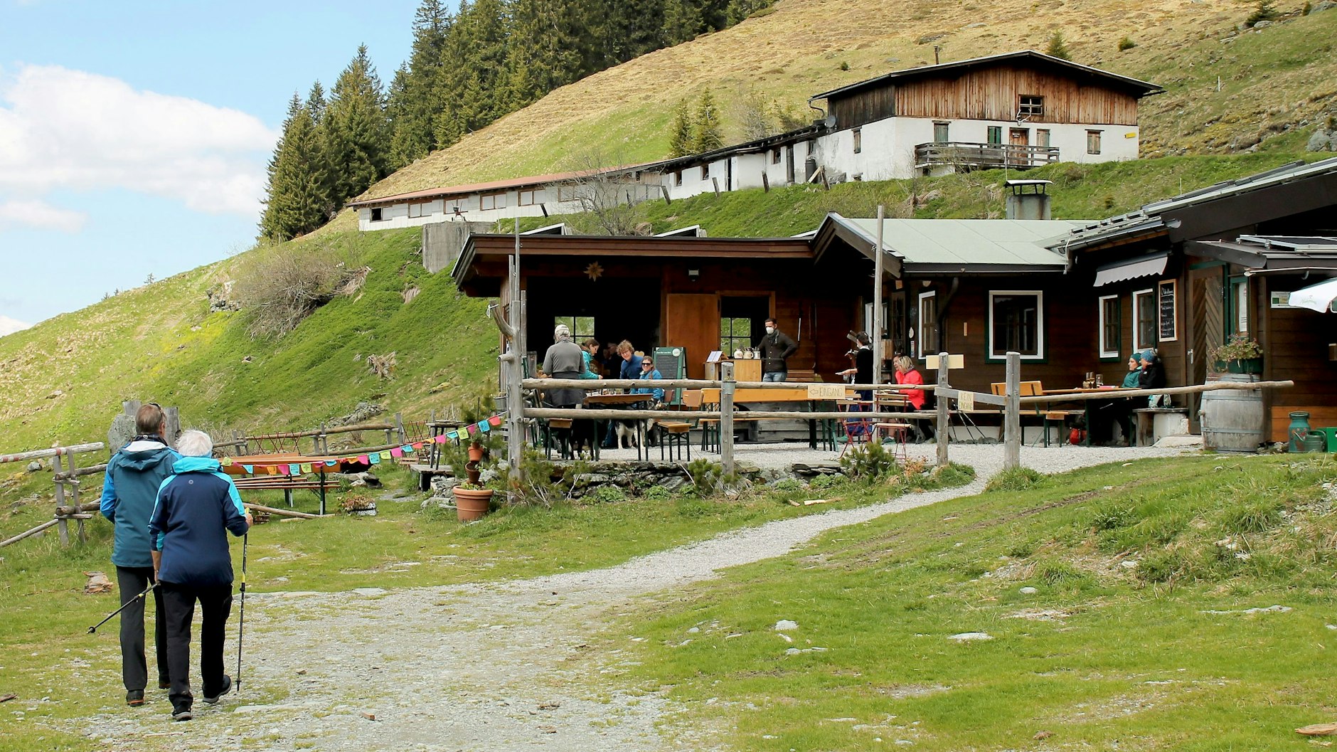 Urlaub weg vom Trubel: Wandern auf der Hochalm in Österreich