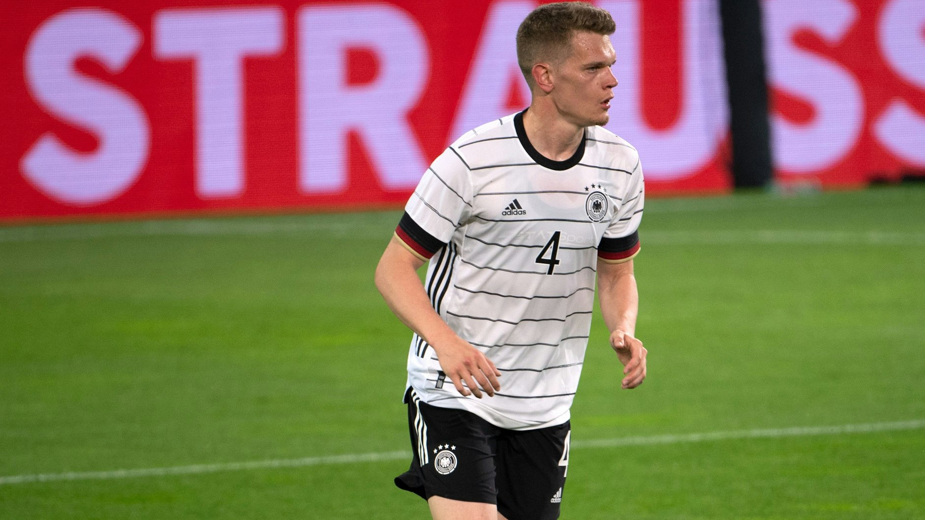 Matthias Ginter spielte sich durch seine starke Leistung gegen Frankreich auf die Einkaufsliste des FC Barcelona. 