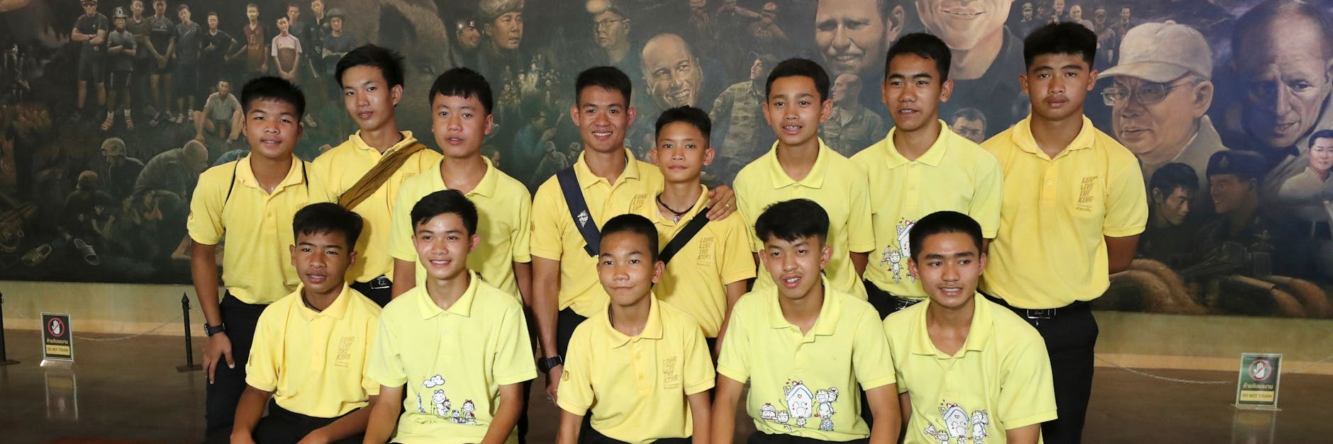 Die zwölf Jungs der Wildschwein-Fußballmannschaft waren zusammen mit ihrem Trainer zwei Wochen lang in einer Höhle eingeschlossen.