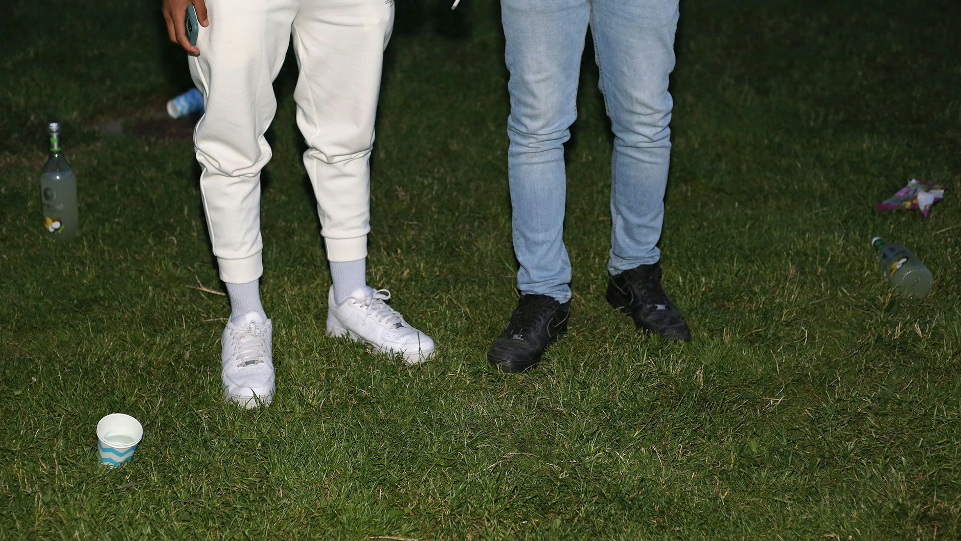 Nachts ist der Park am Gleisdreieck ein beliebter Treffpunkt für Jugendliche.<br>