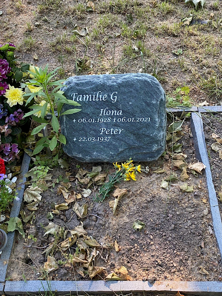 Der Grabstein der Familie G. auf einem Neuköllner Friedhof.