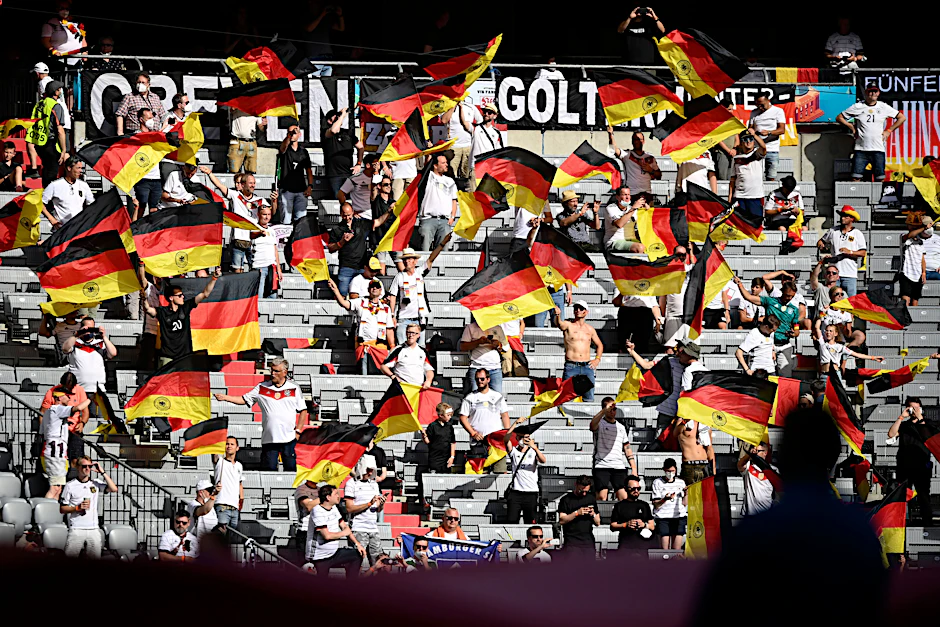 Nur wenige Fans hatten im Münchner Stadion eine Maske auf.