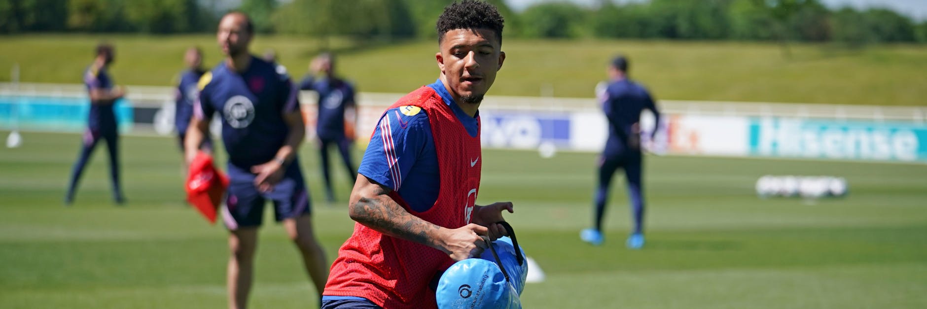 Muss schuften, darf aber bisher bei der EM nicht spielen: Englands Sturmjuwel Jadon Sancho. 
