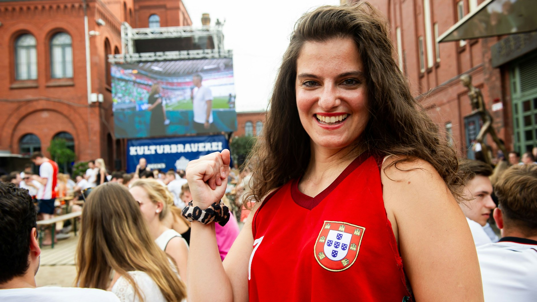 Carolina ballt vor dem Spiel die Siegerfaust. Nach dem Führungtreffer kam von der portugiesischen Elf aber nicht mehr viel.