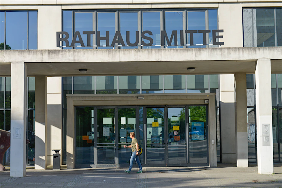 Das Rathaus Mitte in der Karl-Marx-Allee