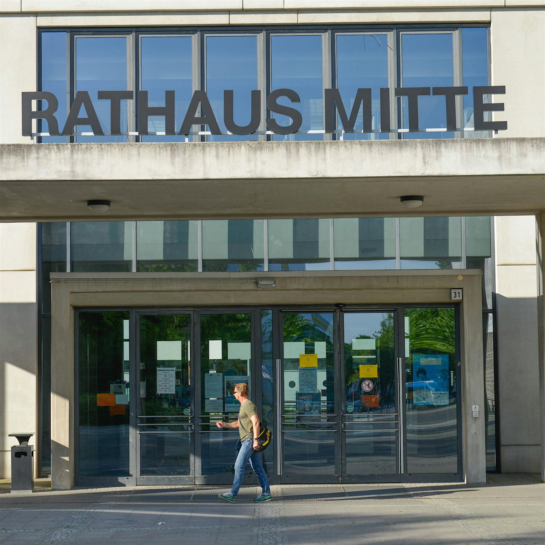 Die Verbesserung der Welt beginnt im Bürgeramt