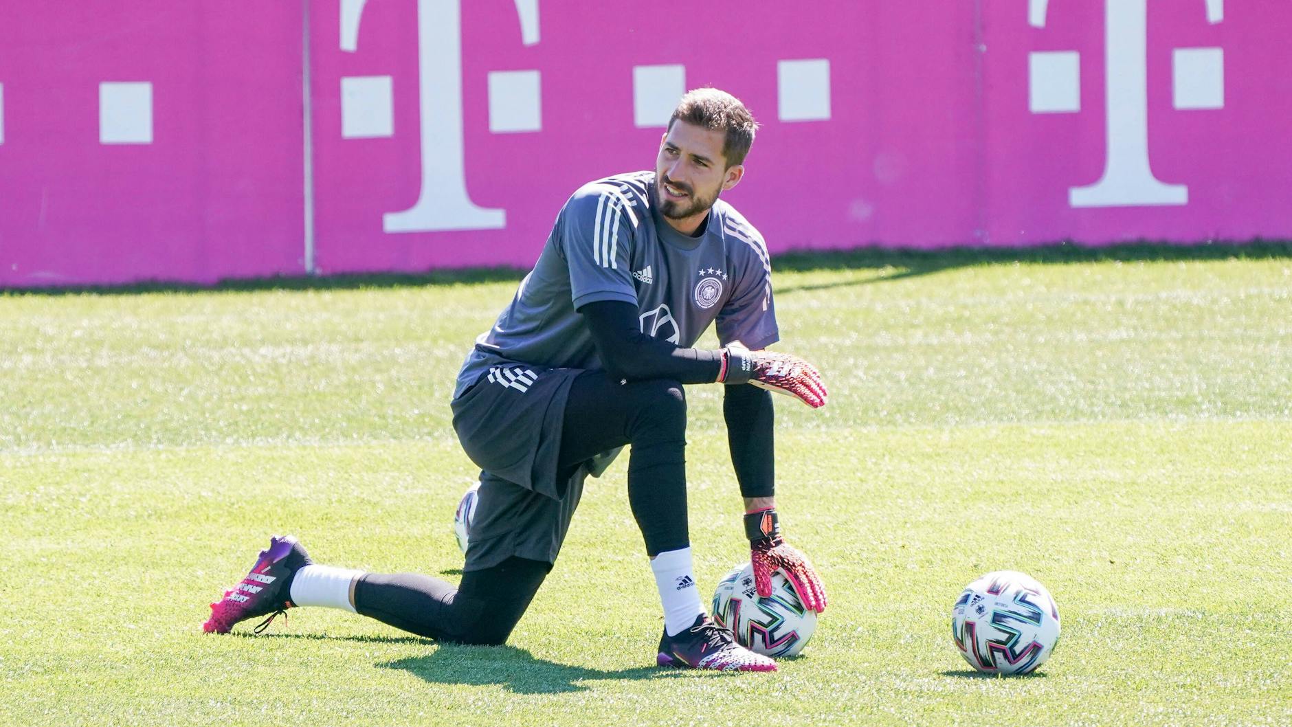 Kevin Trapp wirkt im Trainingslager in Seefeld sehr entspannt.