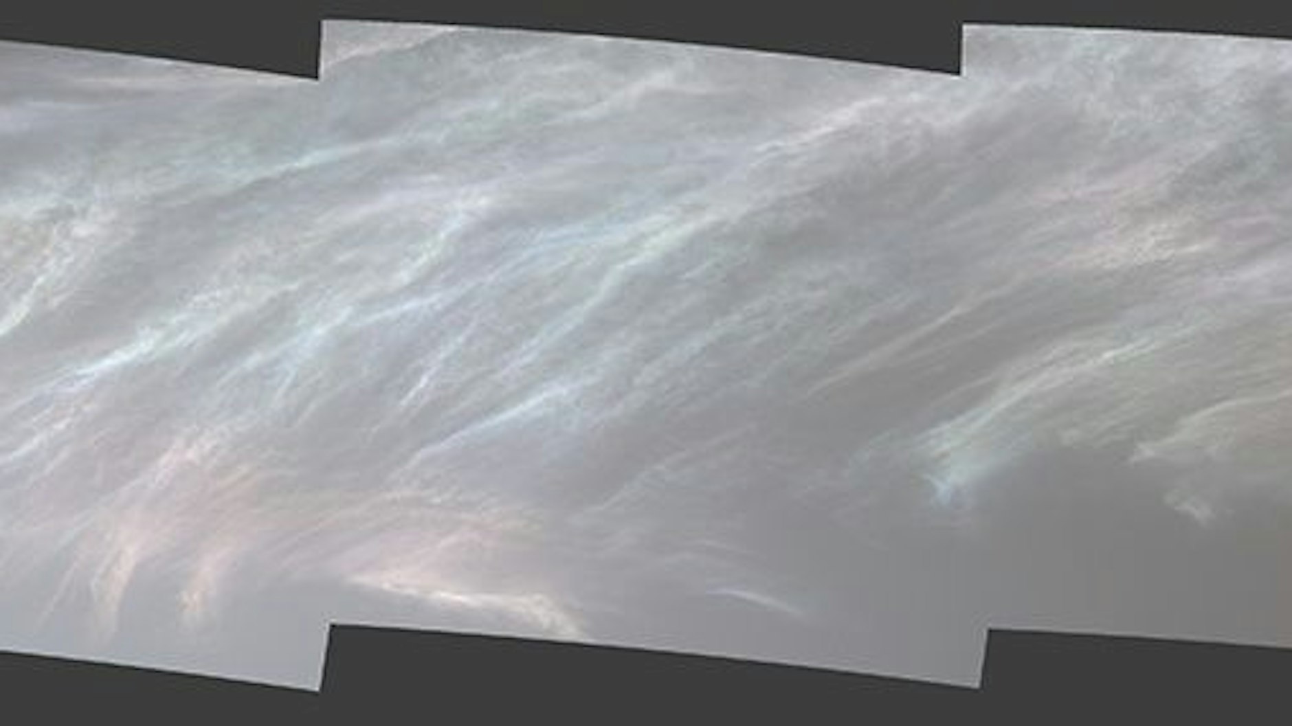 Der Mars-Rover Curiosity der NASA entdeckte diese schillernden Wolken und nennt sie „Mother of Pearl“.