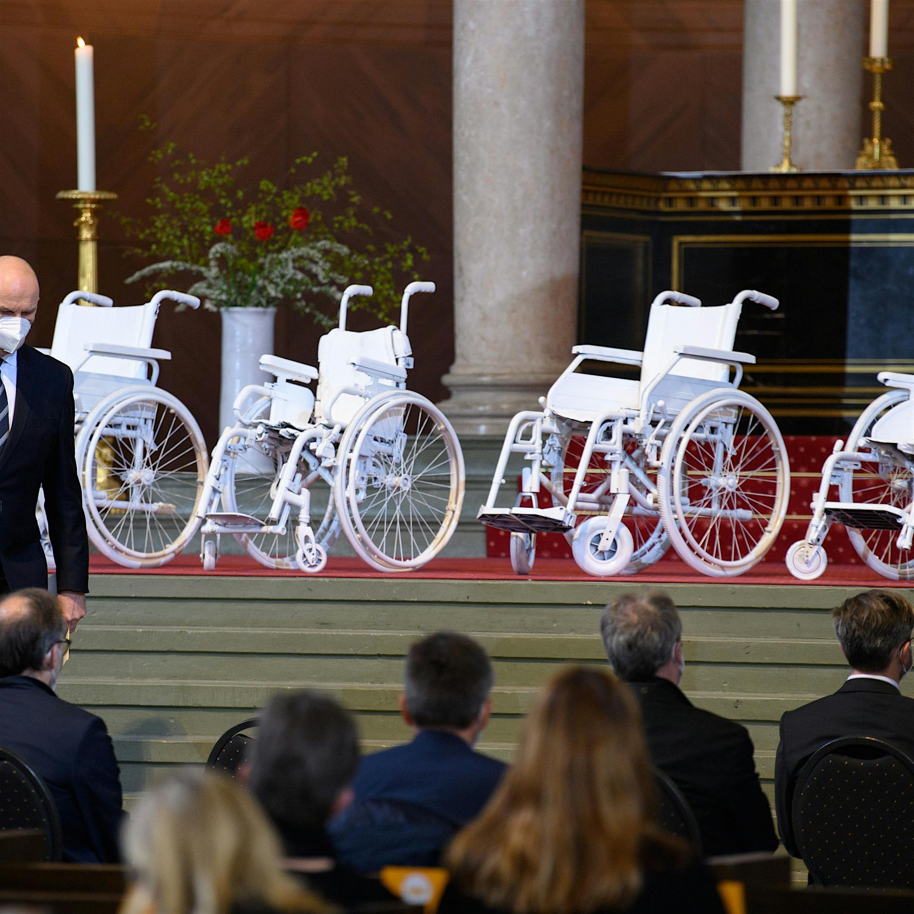 Vier Tote im Oberlinhaus: Anwalt geht gegen die Kündigung der Pflegerin vor