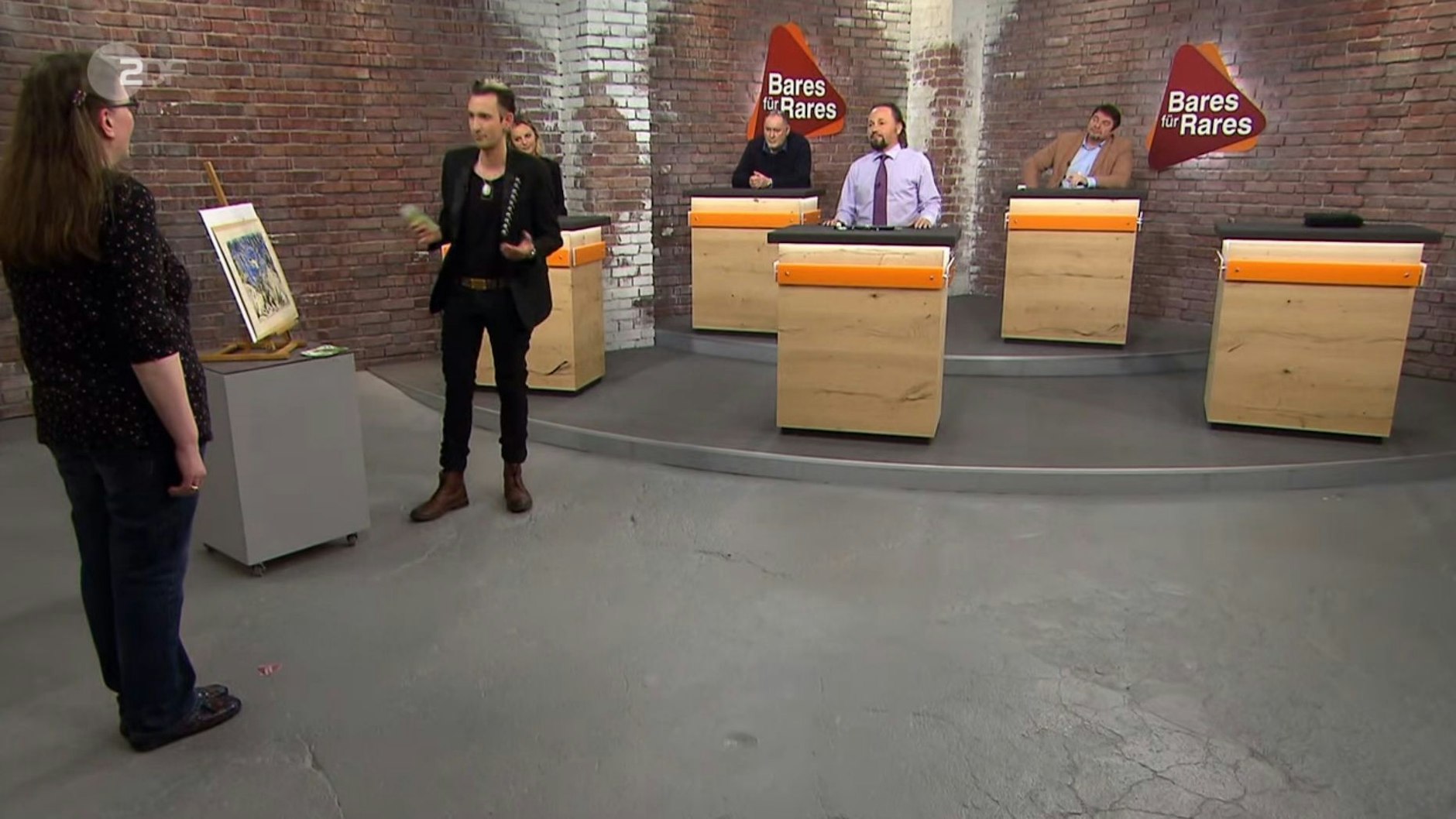 Als teuerstes Bild der „Bares für Rares“-Geschichte geht die Lithografie von Otto Mueller für 30.500 Euro an Fabian Kahl. Bar bezahlen kann er das natürlich nicht.