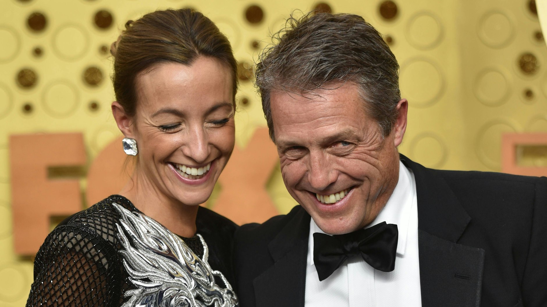 Ehe aus Passgründen? Warum Hugh Grant seine Frau wirklich heiratete