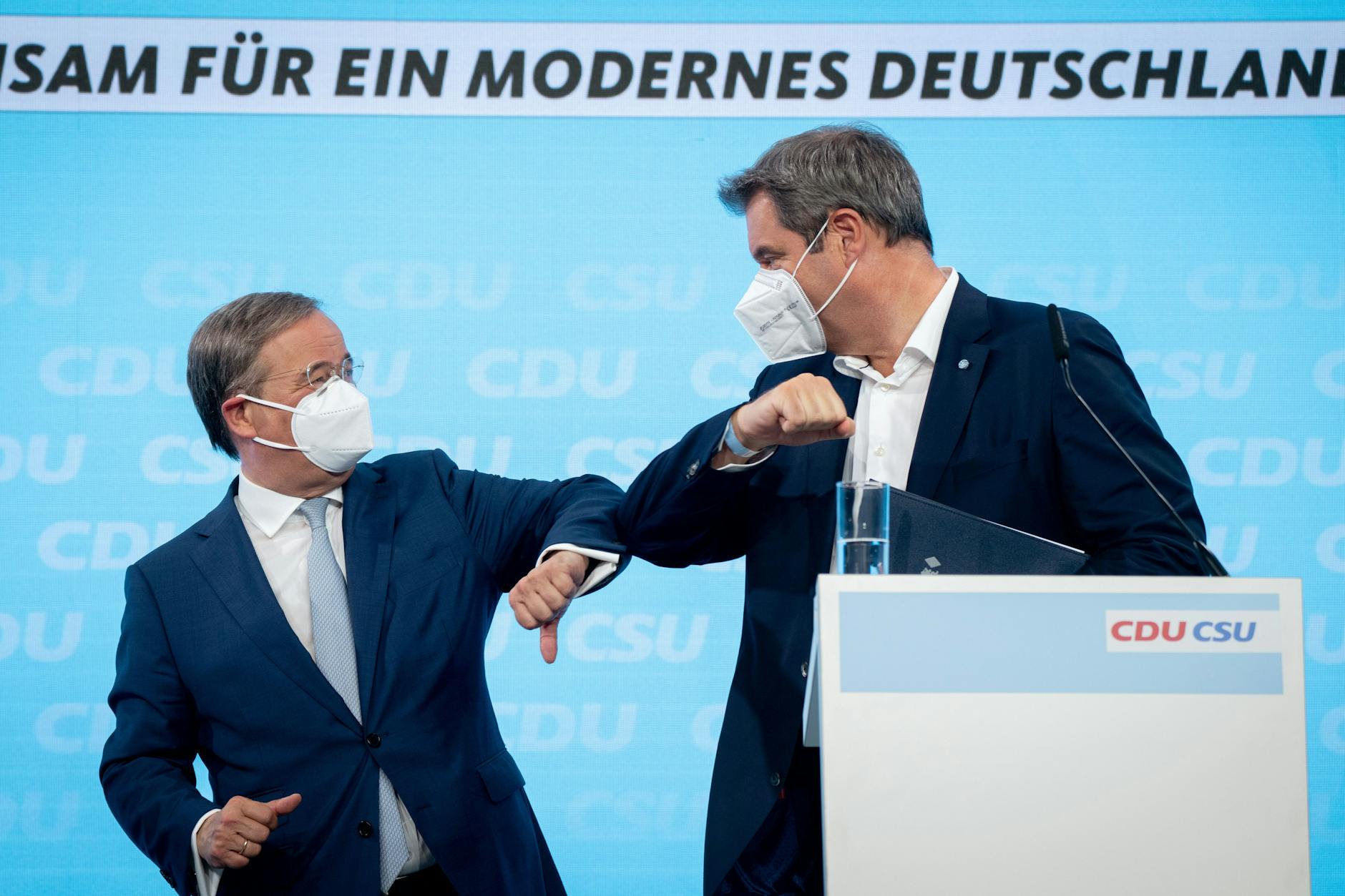 Bis auf Weiteres beste Freunde: Armin Laschet, CDU-Kanzlerkandidat und Parteivorsitzender, stellte einträchtig mir Markus Söder, CSU-Vorsitzender und Ministerpräsident von Bayern, das gemeinsame Wahlprogramm für die Bundestagswahl vor.