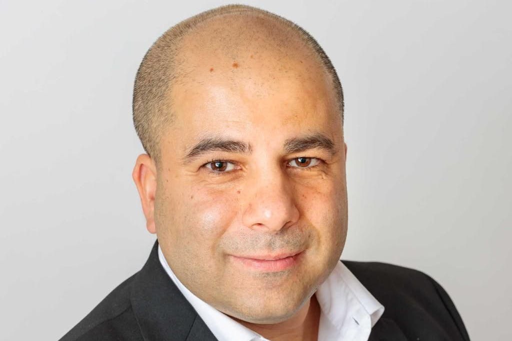 Arye Sharuz Shalicar ist ein deutsch-persisch-israelischer Politologe und Schriftsteller.