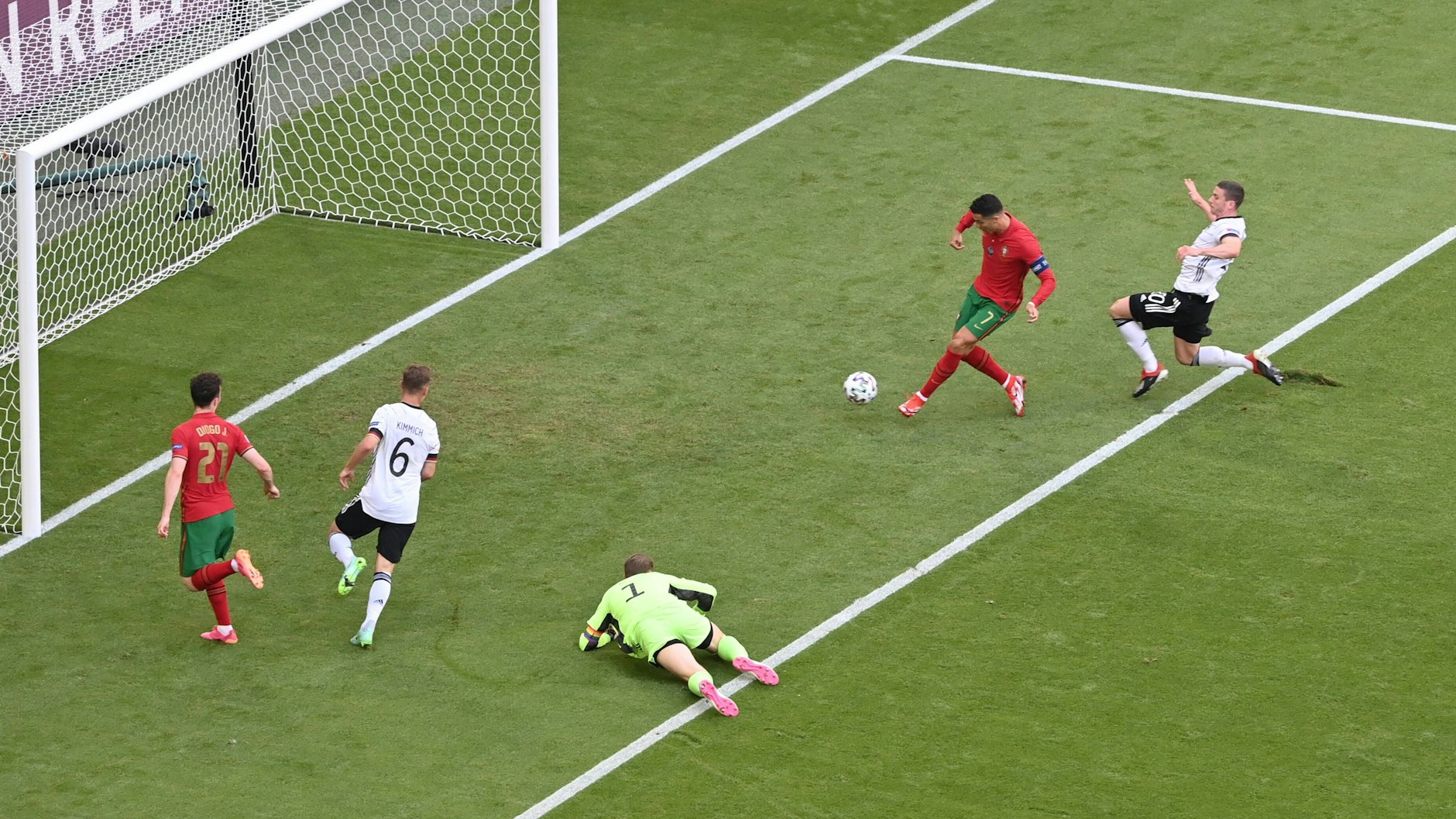 Beim 1:0 für Portugal gegen Deutschland folgte auf eine deutsche Ecke ein vollendeter Konter.