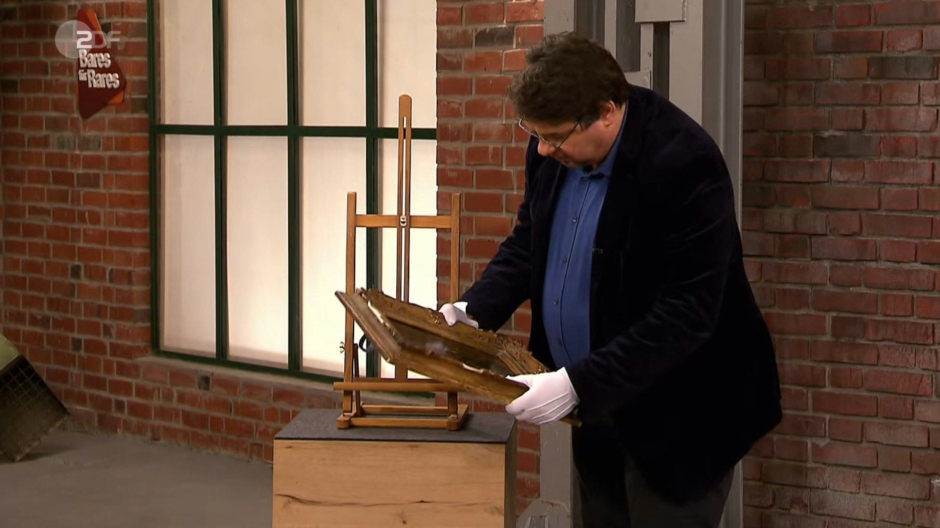 „Bares für Rares“-Händler Daniel Meyer ist begeistert von dem Bild und kauft es für 900 Euro.