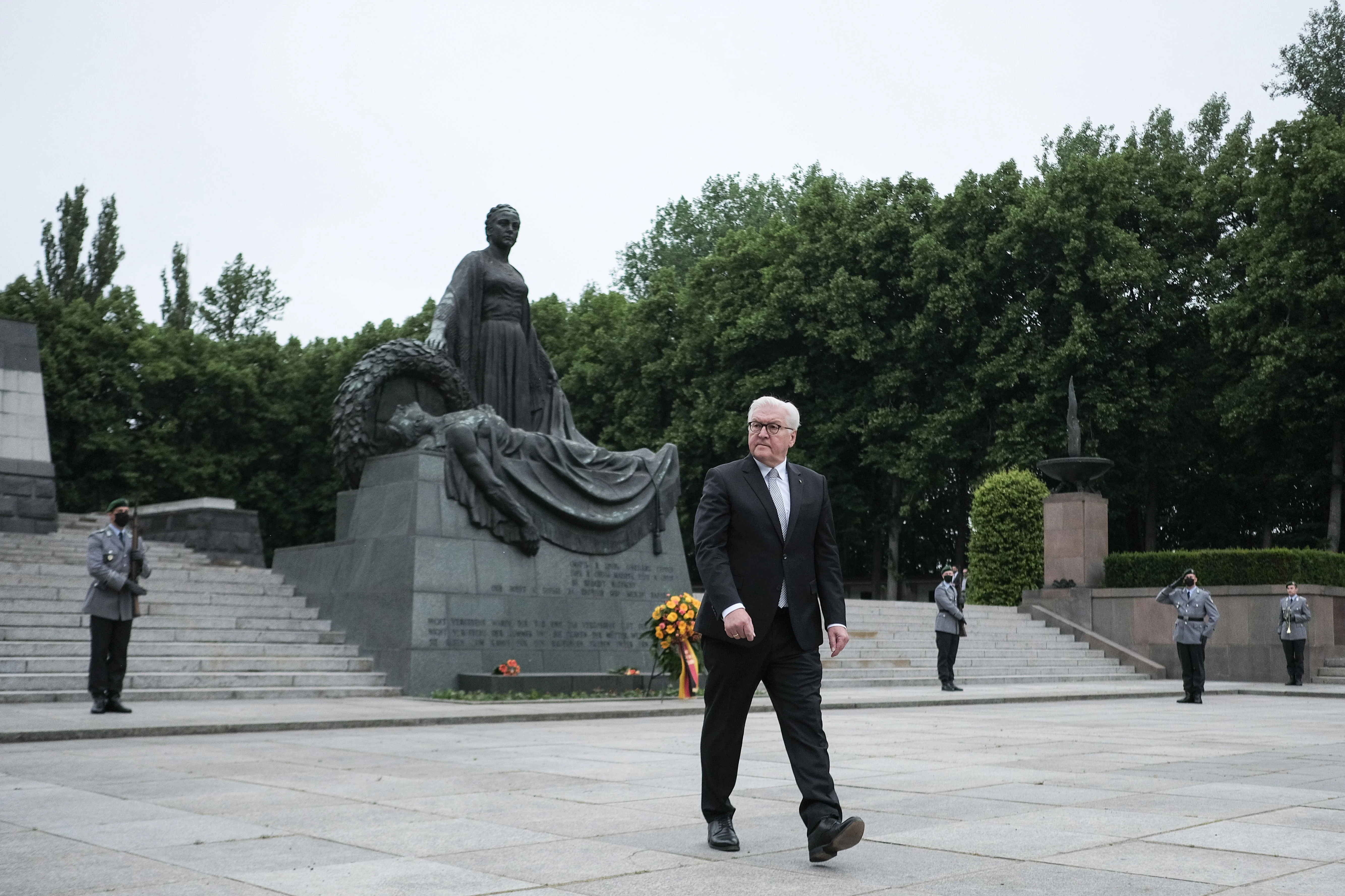 Bundespräsident Frank Walter Steinmeier nach der Kranzniederlegung.