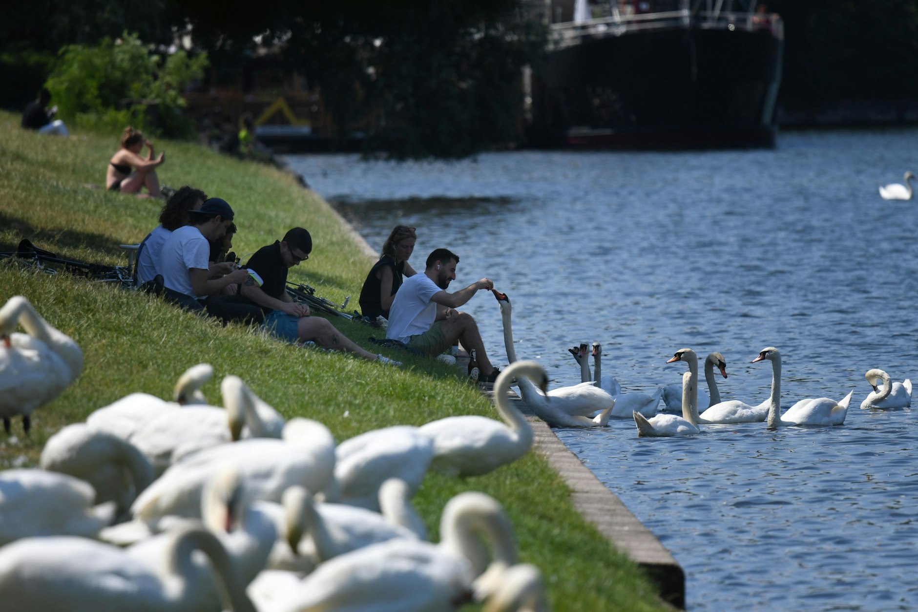 Der Berliner Senat berät am Dienstag über Lockerungen. Die Kontaktbeschränkungen im Freien sollen offenbar ganz wegfallen.<br>