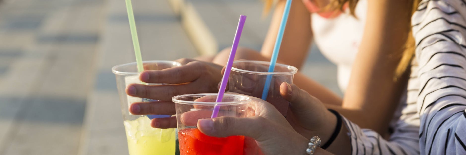 Strohhalme aus Plastik dürfen ab 3. Juli 2021 nicht mehr verkauft werden.