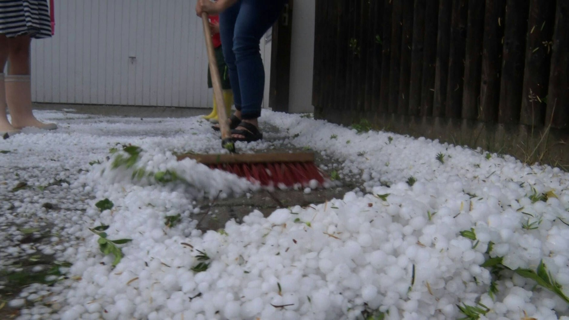 Schwerer Hagelschlag in Süddeutschland: In München erreichten die Hagelkörner Tischtennisball-Größe.