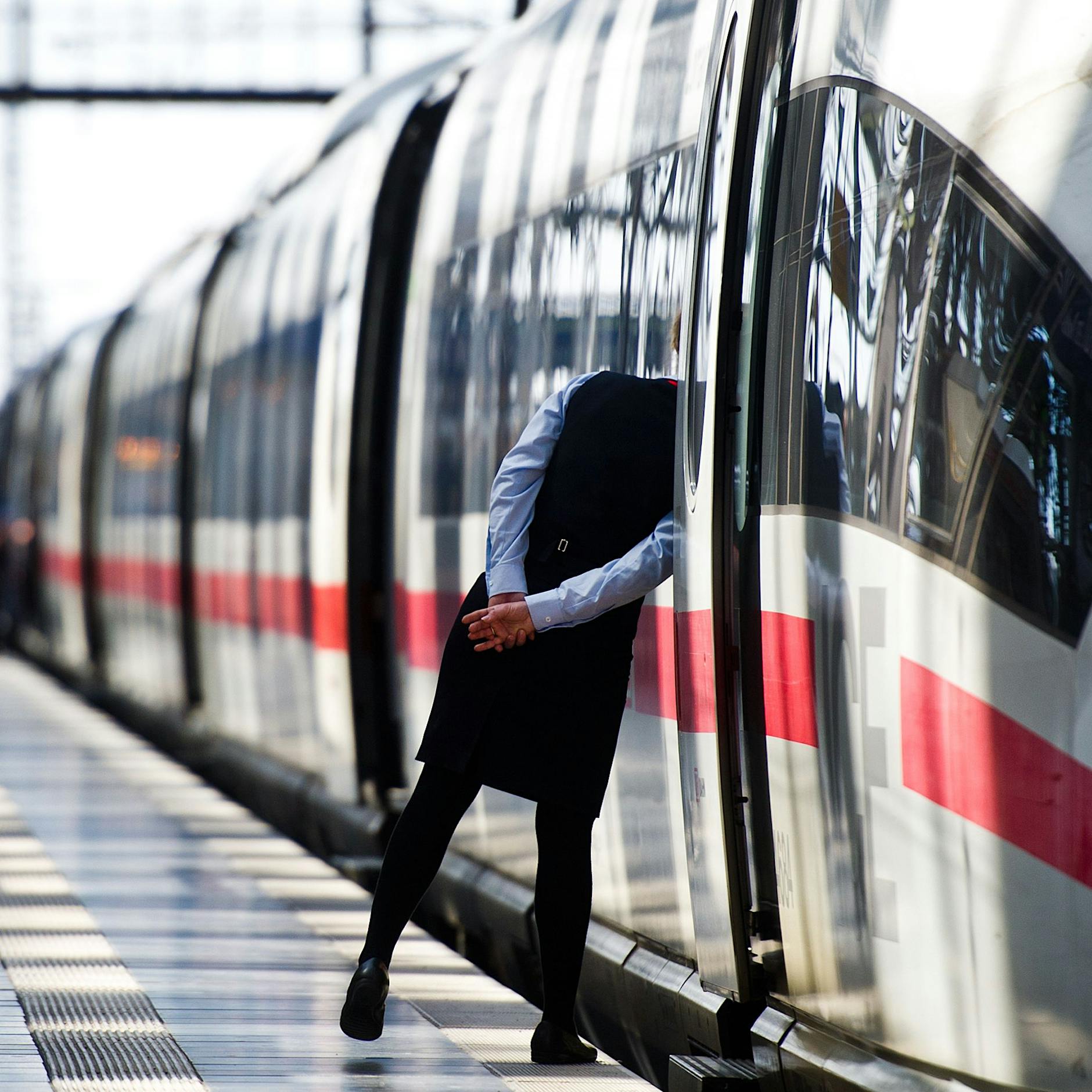 Urlaubs-Hammer: Lokführer beschließen Streik – jetzt droht ein Reise-Chaos!