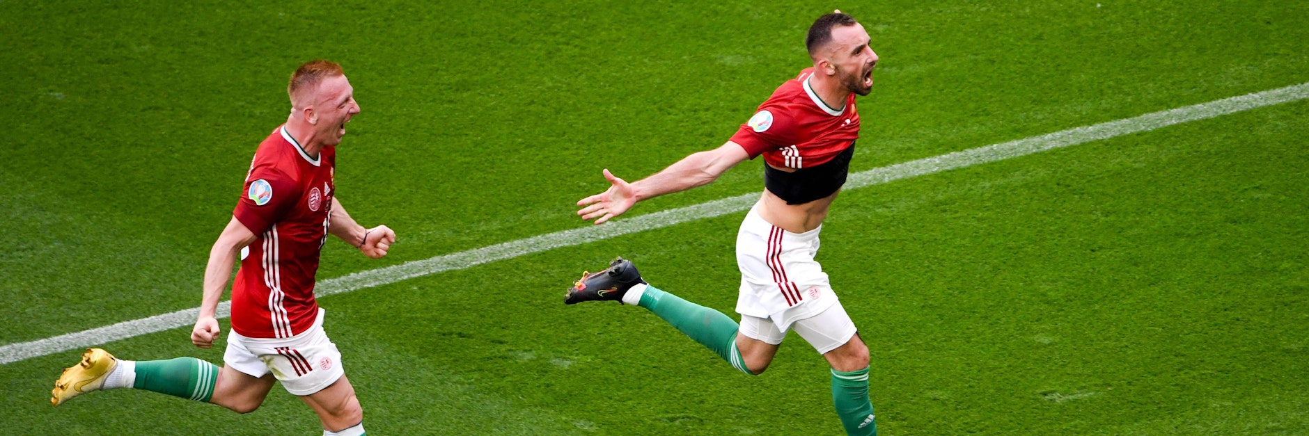 Attila Fiola (r.) jubelt: Er hat seine Ungarn gegen Frankreich in Führung gebracht