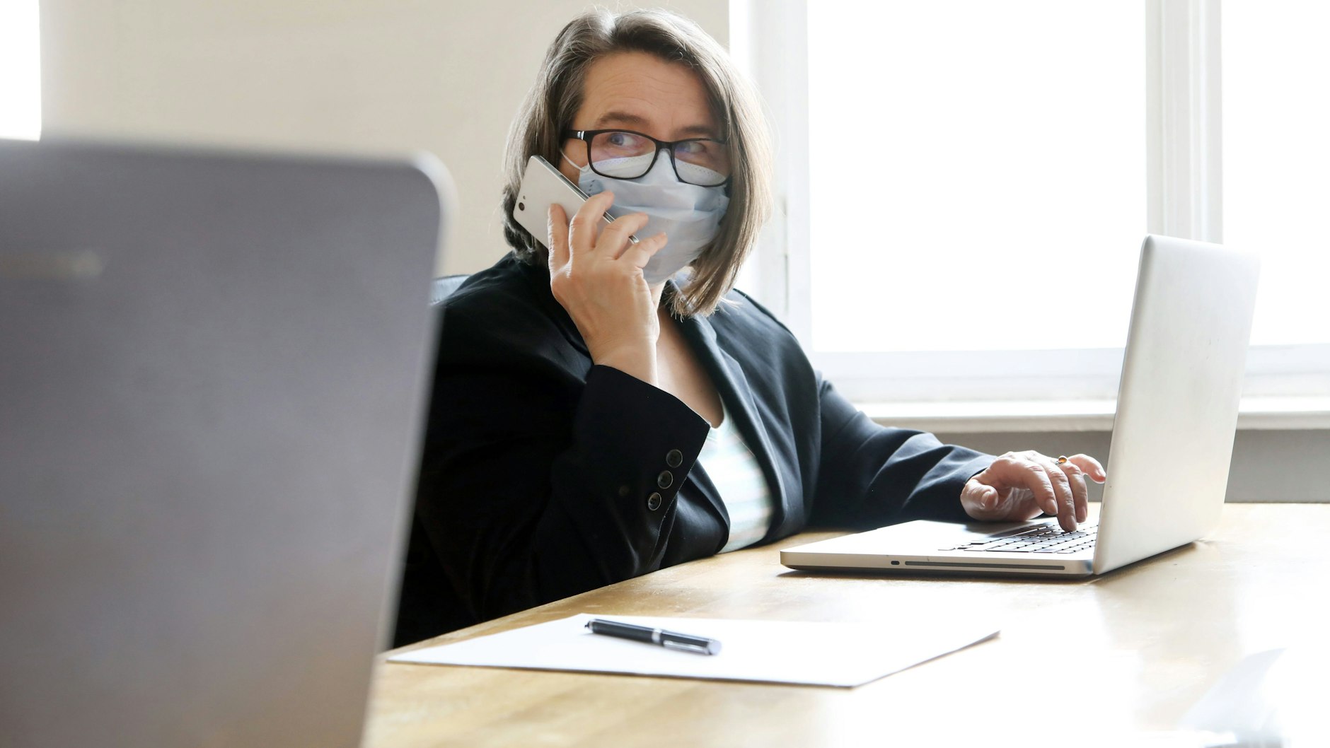 Für viele geht es bald zurück ins Büro. Die Pflicht für Betriebe, ihren Mitarbeitern wegen der Pandemie Homeoffice anzubieten, endet zum 1. Juli (Symbolbild).