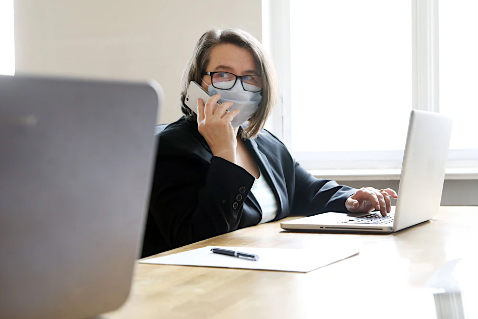 Für viele geht es bald zurück ins Büro. Die Pflicht für Betriebe, ihren Mitarbeitern wegen der Pandemie Homeoffice anzubieten, endet zum 1. Juli (Symbolbild).