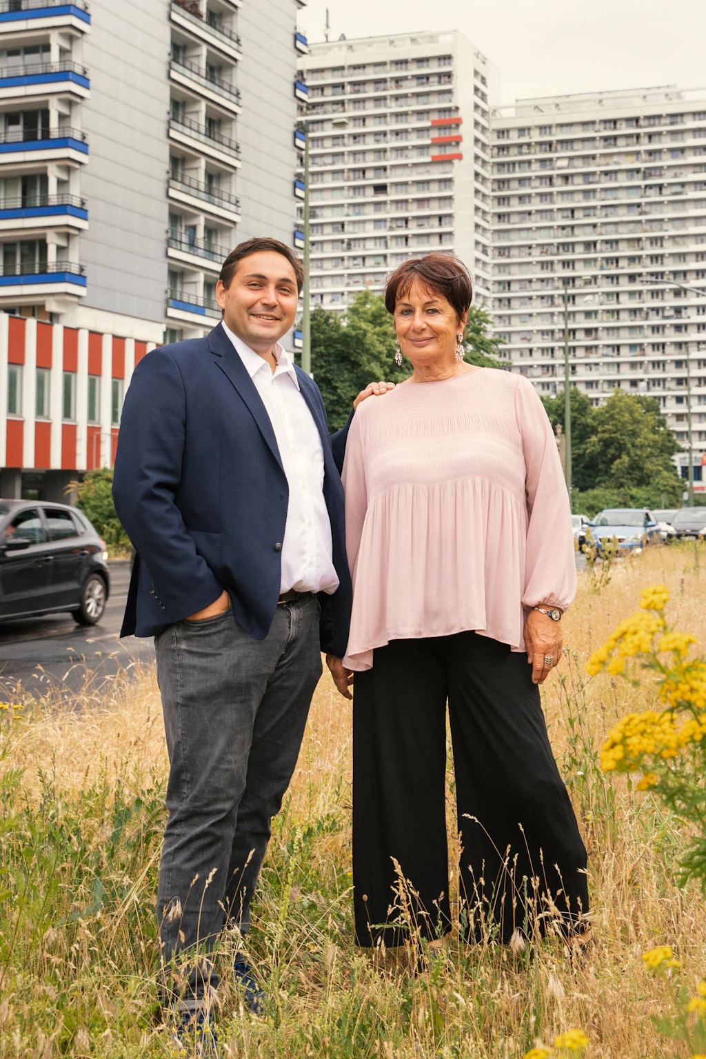 Lokalpolitik in Berlin: Warum Familie Landero in den doppelten Wahlkampf zieht