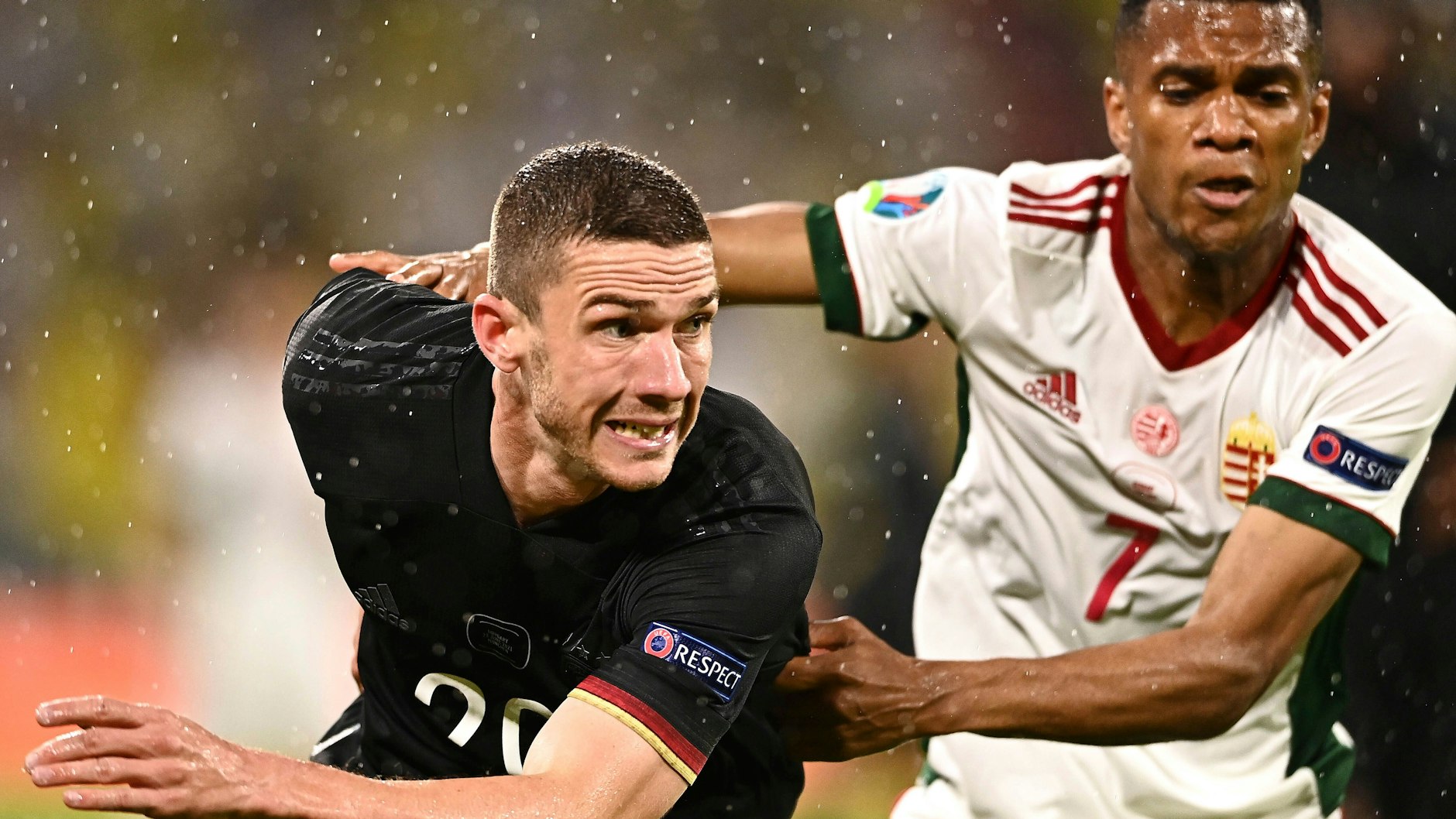 Robin Gosens (links). 