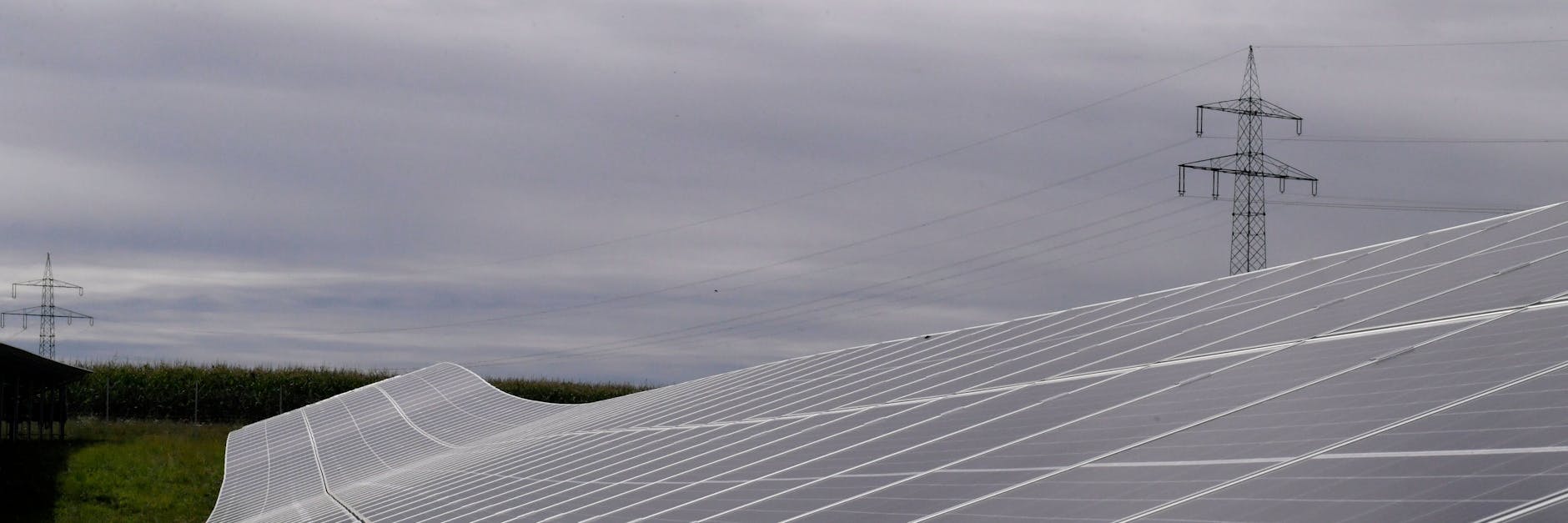 Keine Sonne, weniger Strom: Im ersten Halbjahr 2021 fiel der Ökostrom-Anteil deutlich. 