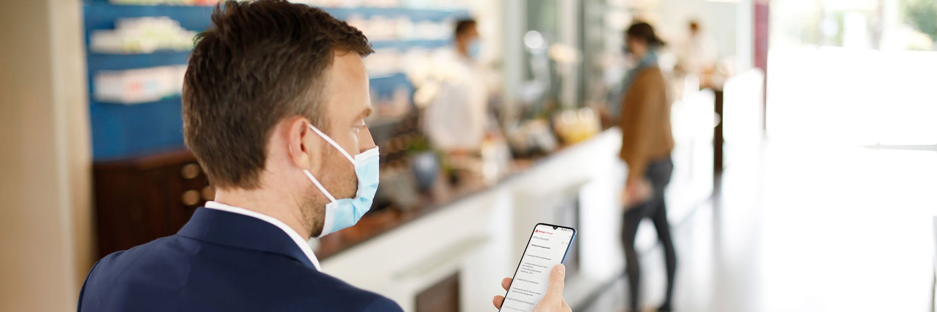 Das E-Rezept können Nutzer in der Apotheke auf dem Smartphone vorzeigen.