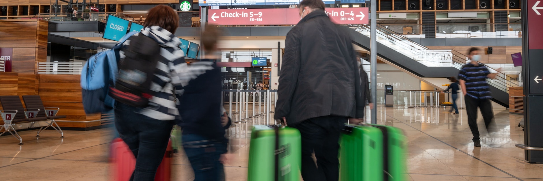 Mit den Rückkehrern aus dem Urlaub wächst auch die Gefahr, dass die Delta-Variante des Virus verstärkt nach Deutschland eingeschleppt wird.