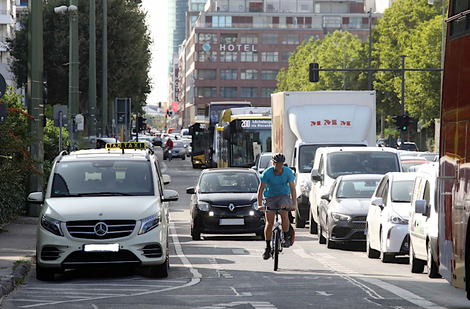 Von Treptow über Mitte bis Marzahn: Die schlimmsten Radstrecken unserer Leser