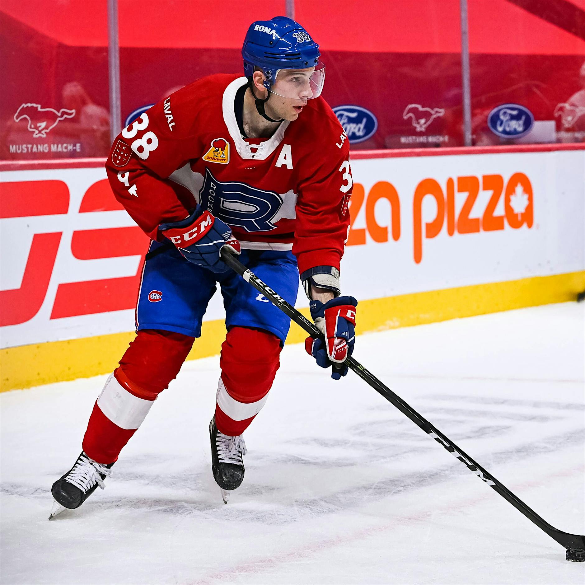 Eisbären verpflichten kanadischen Stürmer Yannick Veilleux