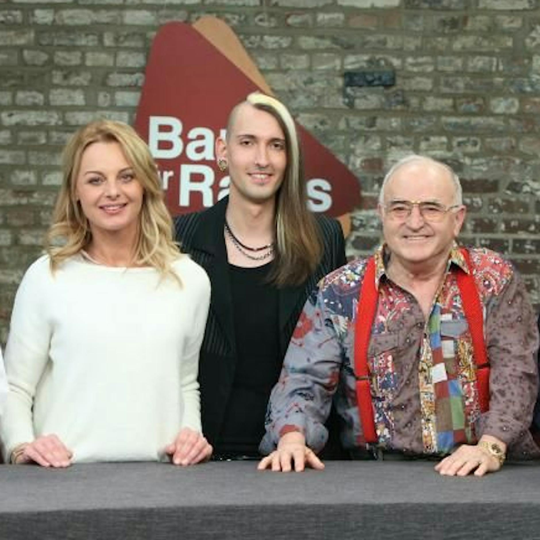 „Bares für Rares“: Dieser Kult-Händler ist aus der Trödelshow verschwunden – Fans machen sich große Sorgen!