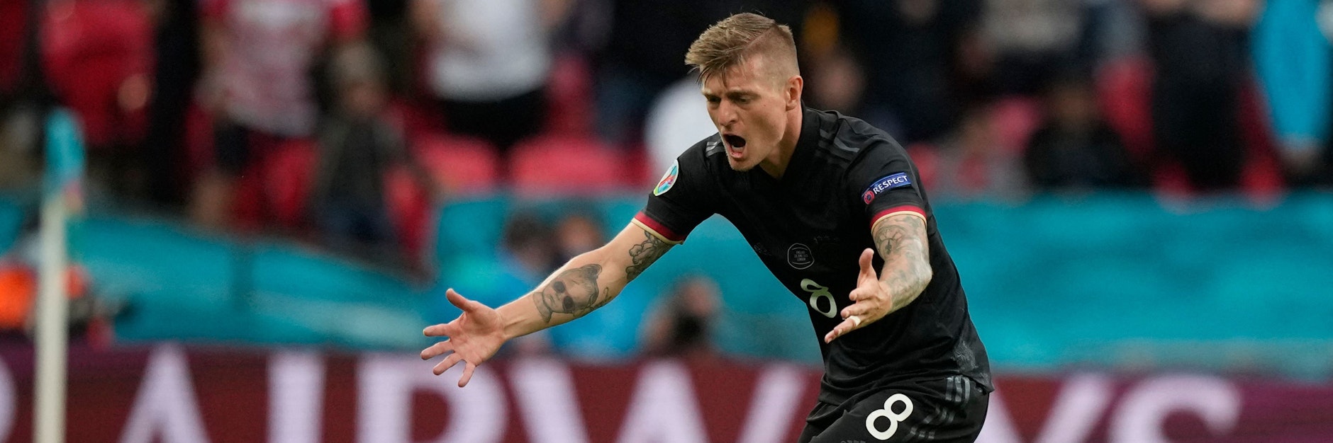 Toni Kroos kann es nicht fassen: Deutschland scheitert bei der EM im Achtelfinale gegen England.