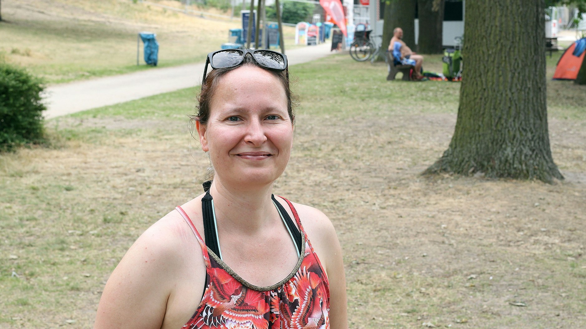 Badegast Claudia Silberborth (42):&nbsp;„Auch wenn laute Bagger nun das Geschehen bestimmen, finde ich es gut, dass &nbsp;nun endlich angefangen wird, unser Strandbad zu sanieren.“