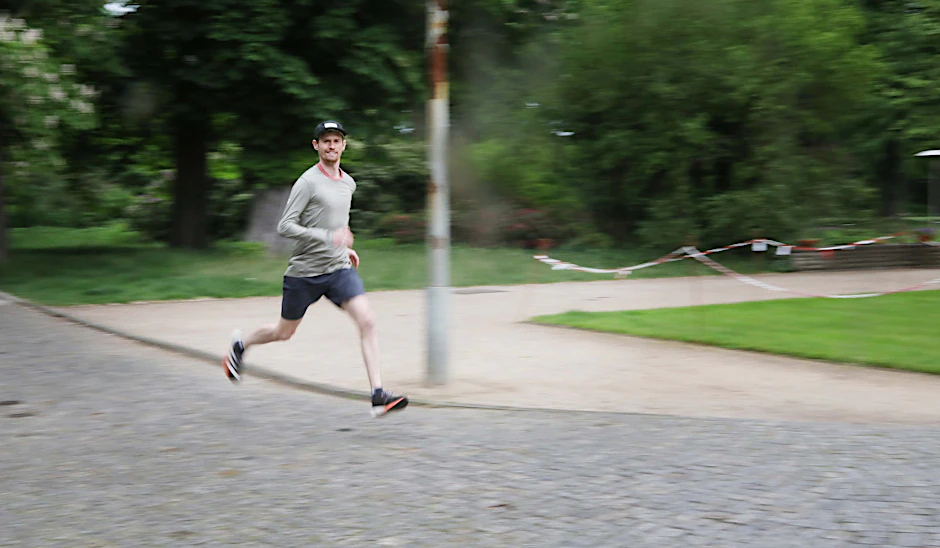 Ron Scheduikat (30) läuft nach einem Schlaganfall wieder Marathon.