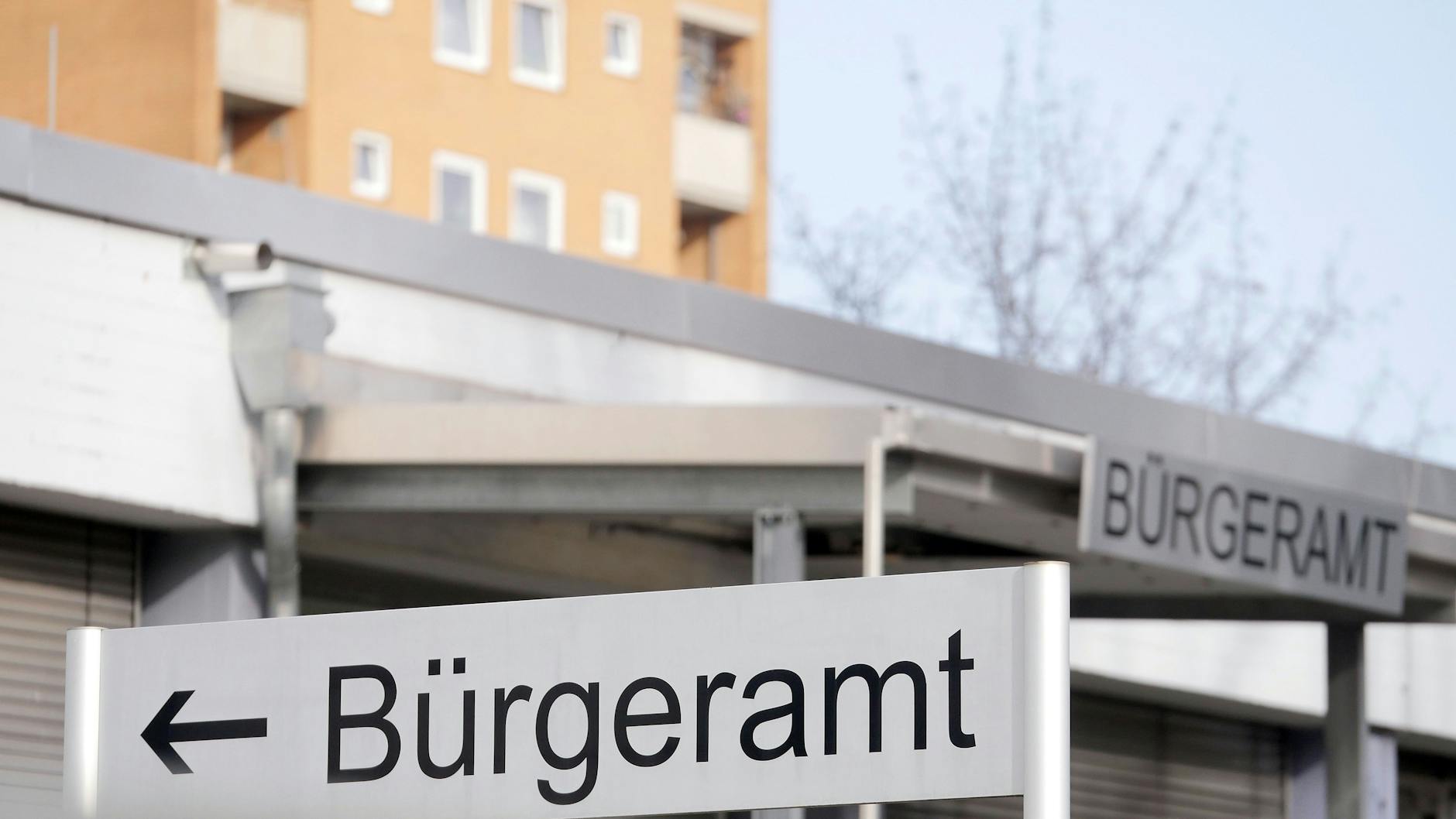 Ein Bürgeramt in Berlin: Es soll jetzt mehr Personal eingestellt werden.