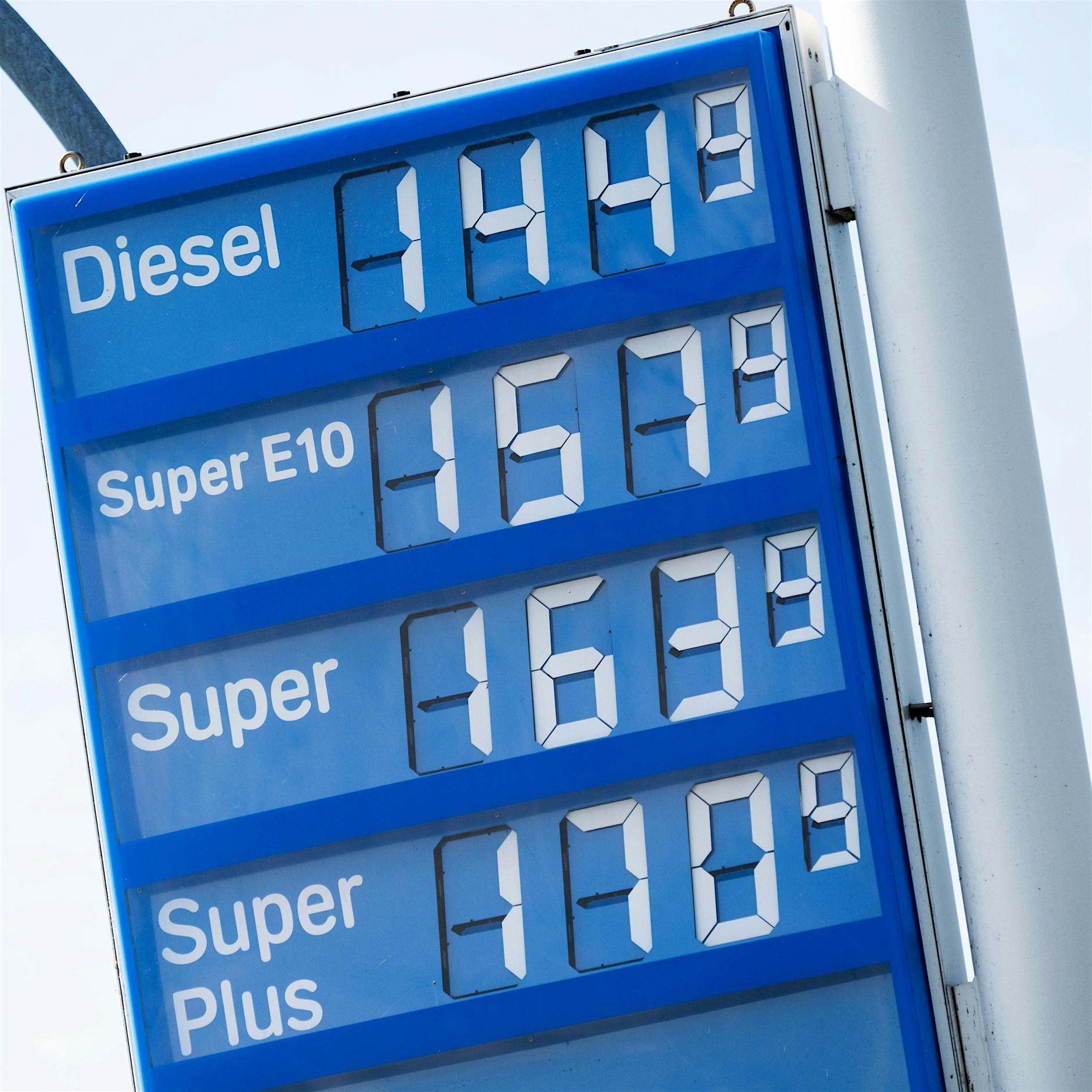 Steigende Benzinpreise: Die Debatte wird nicht ehrlich geführt