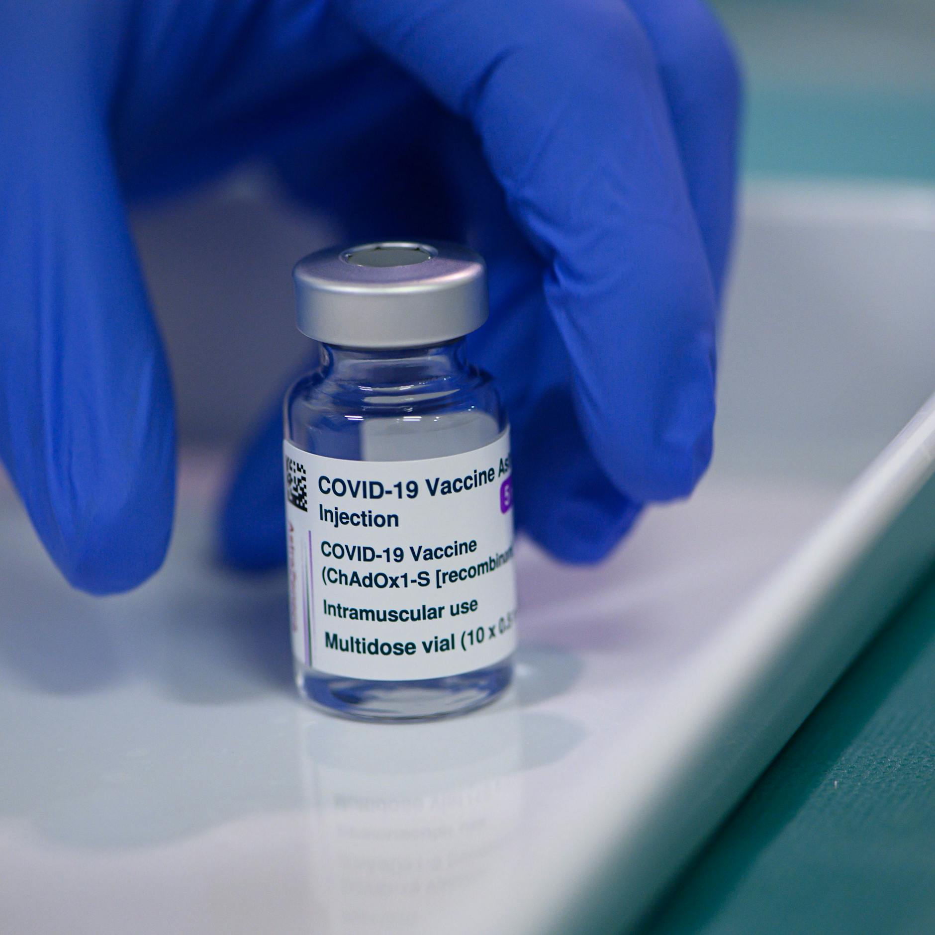 Wirbel um Hirnthrombosen nach Astrazeneca-Impfung: Dieser Fehler betrifft uns alle