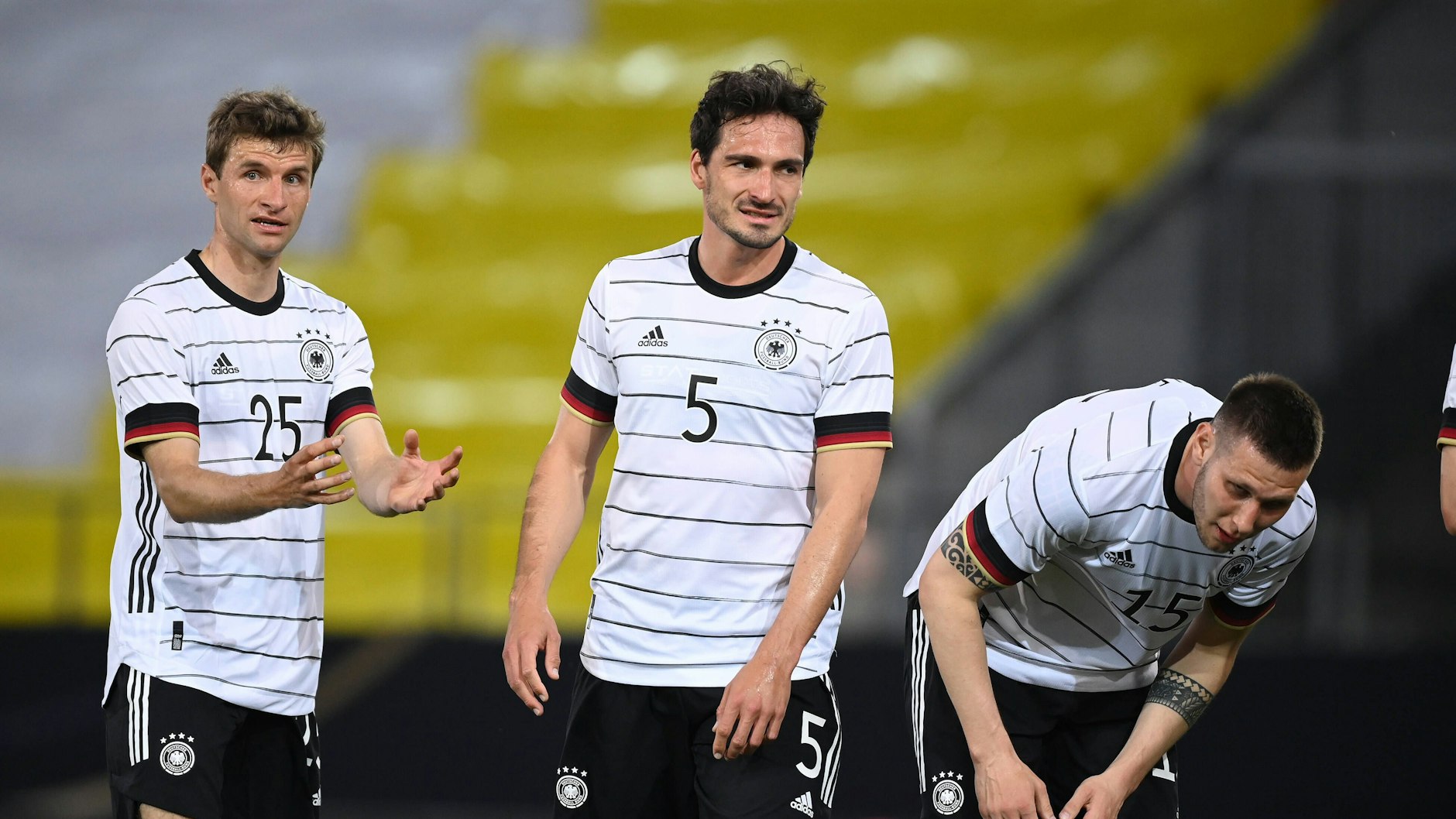 Thomas Müller (l.) und Mats Hummels (M.) feierten beim 1:1 gegen Dänemark ihr Comeback im DFB-Trikot.